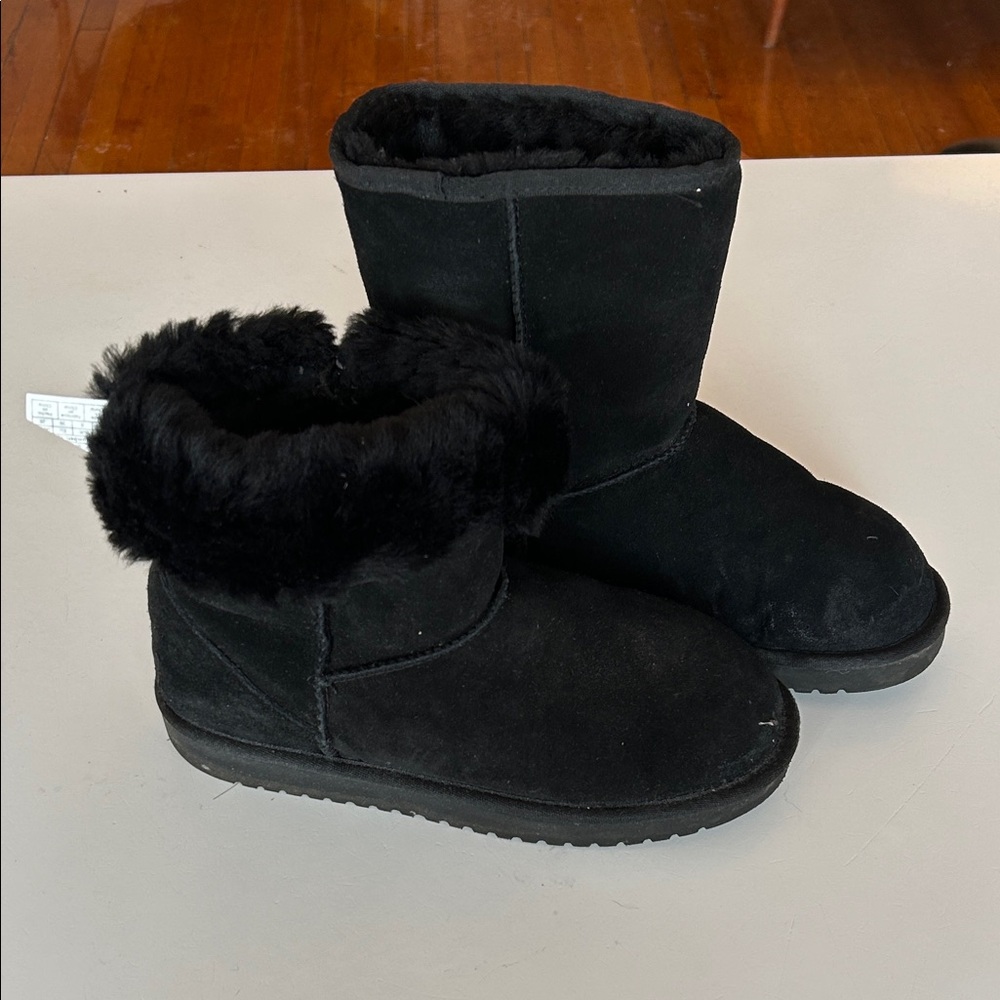 Koolaburra by Ugg, Black Suede Boots with Faux Fur Lining, W Size 8